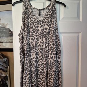 Elegant Gray Leopard Print Midi Dress